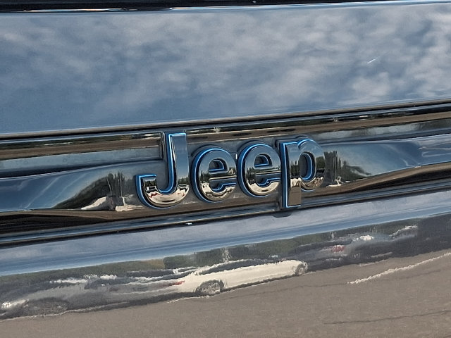 Used 2023 Jeep Grand Cherokee Trailhawk w/ Advanced Protech Group II AWD/4WD image 32