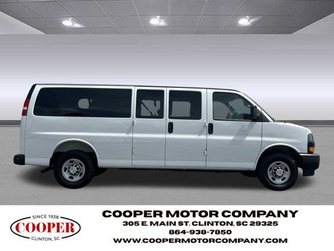 Used 2025 Chevrolet Express 3500 LS RWD image 6