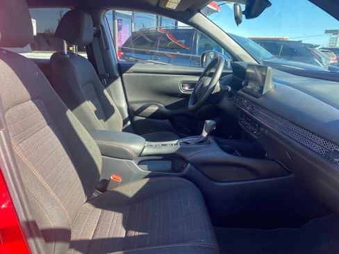 Used 2025 Honda HR-V Sport image 14