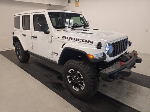 Used 2024 Jeep Wrangler Unlimited Rubicon AWD/4WD image 23