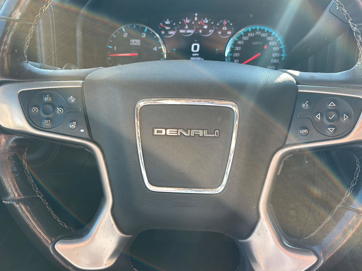 Used 2018 GMC Sierra 2500 Denali w/ Duramax Plus Package AWD/4WD image 19