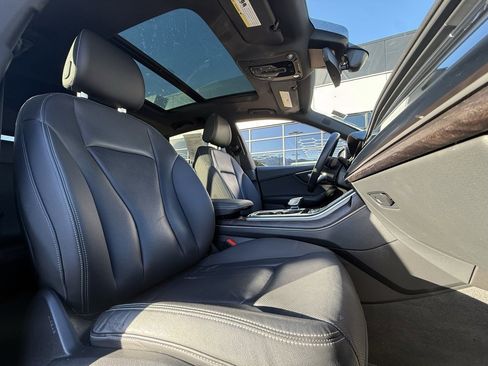 Used 2021 Audi Q8 Premium Plus image 29