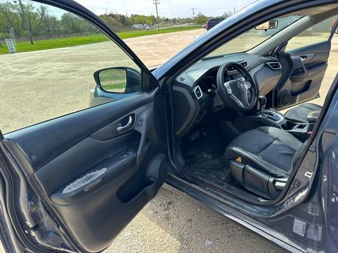 Used 2014 Nissan Rogue S AWD/4WD image 9
