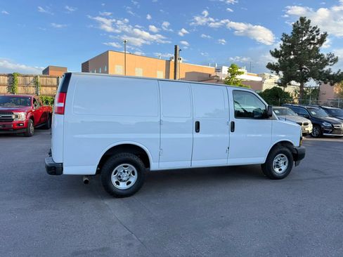 Used 2021 Chevrolet Express 2500 RWD image 7
