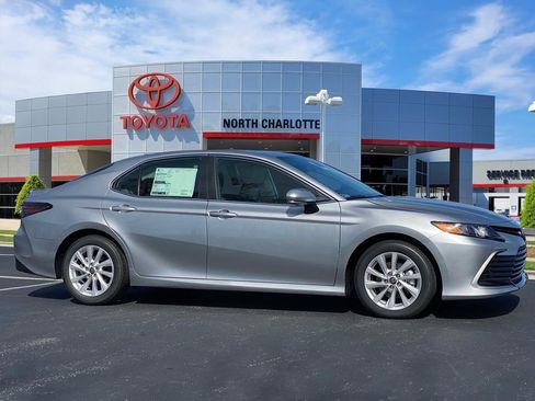 Used 2024 Toyota Camry LE w/ Convenience Package image 1