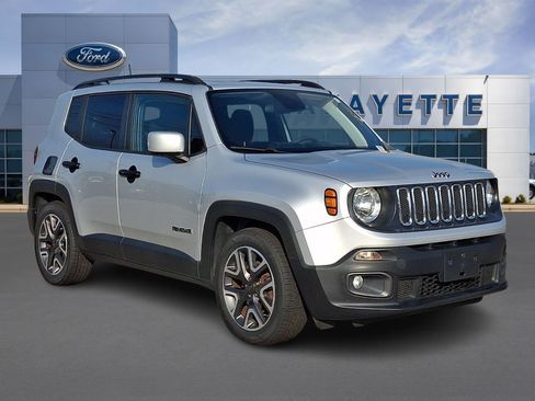 Used 2018 Jeep Renegade Latitude FWD image 1