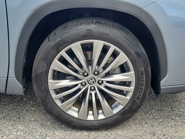 Used 2021 Toyota Highlander Platinum FWD image 6