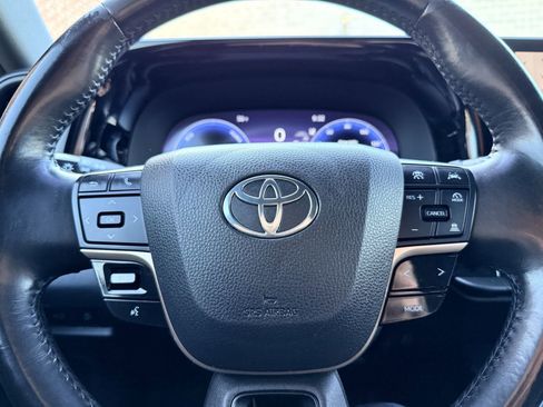 Used 2023 Toyota Crown XLE image 11