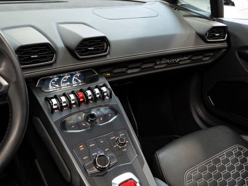 Used 2017 Lamborghini Huracan LP 580-2 image 17