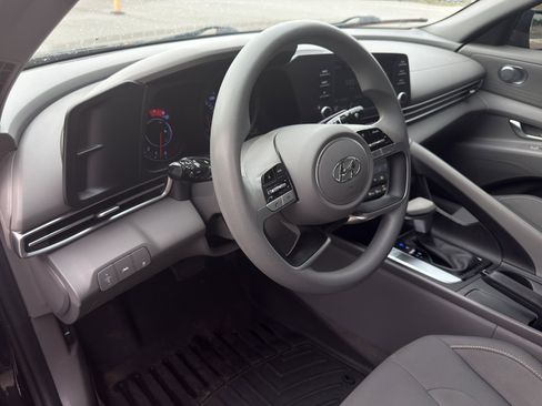 Used 2023 Hyundai Elantra SEL FWD image 51