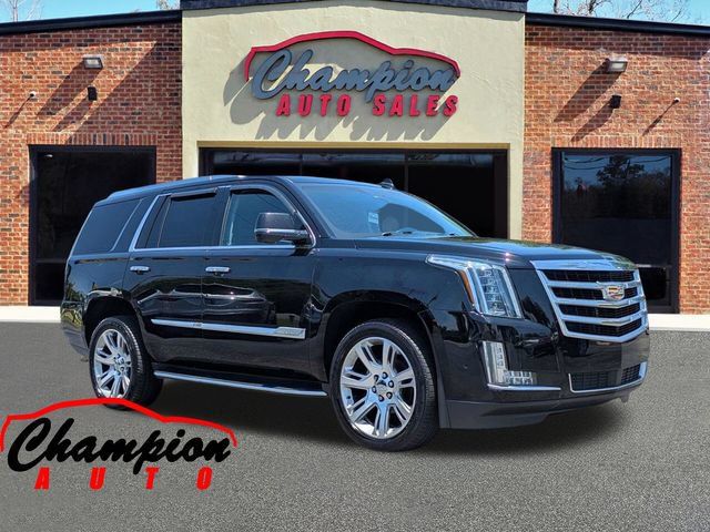 Used 2017 Cadillac Escalade Premium Luxury RWD image 1