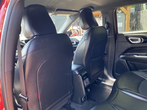 Used 2025 Jeep Compass Trailhawk AWD/4WD image 16