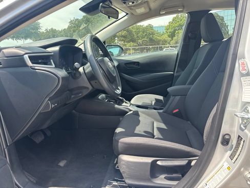 Used 2025 Toyota Corolla LE FWD image 8