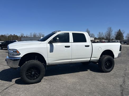 Used 2016 RAM 2500 Tradesman w/ Chrome Appearance Group AWD/4WD image 8