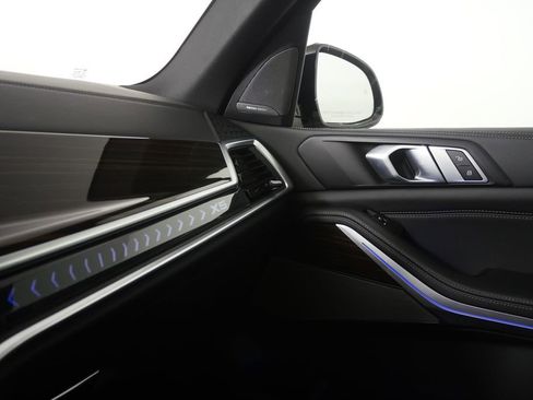 Used 2024 BMW X5 xDrive40i w/ M Sport Package image 27