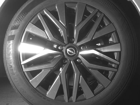 Used 2025 Nissan Altima 2.5 SV image 13