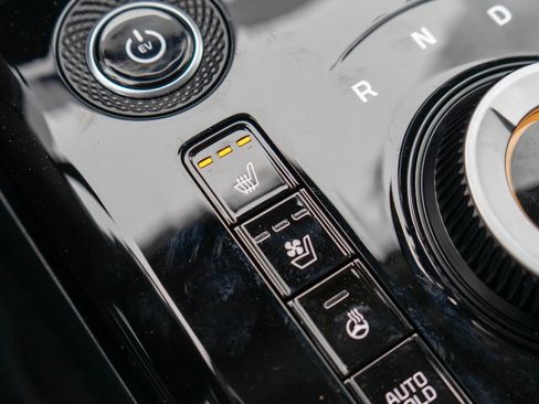 Used 2025 Kia Niro Wave w/ Wave Preserve Package image 28