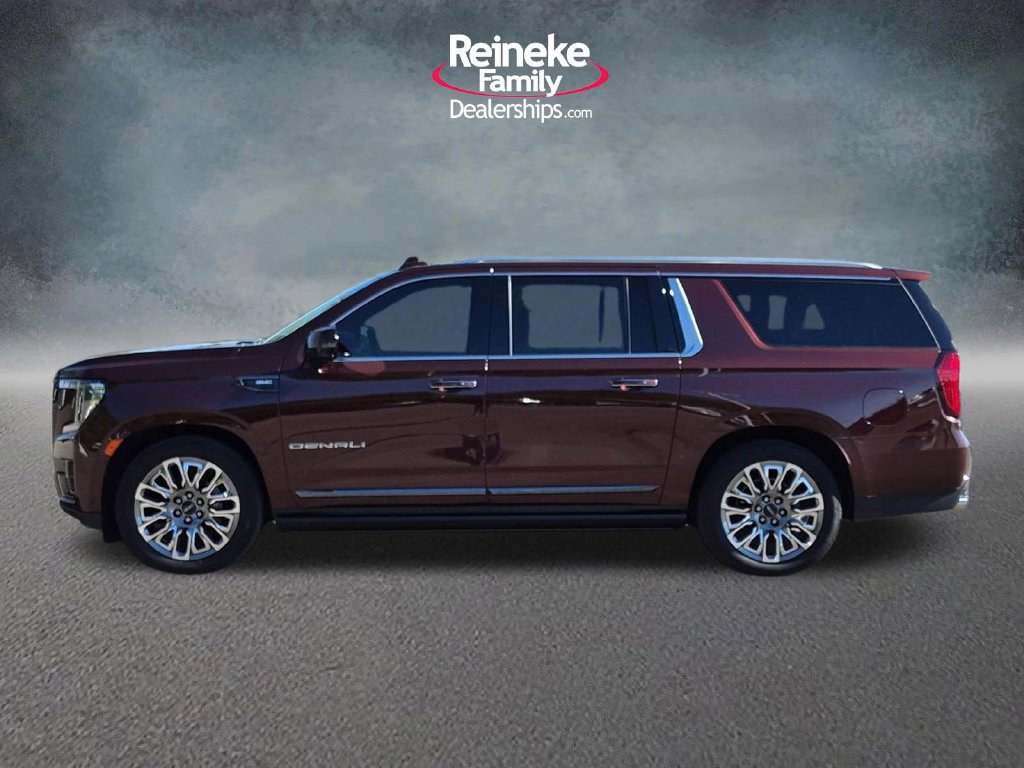 Used 2023 GMC Yukon XL Denali Ultimate AWD/4WD image 10