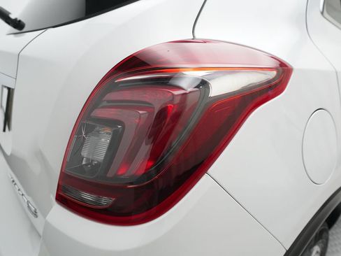 Used 2018 Buick Encore Preferred AWD/4WD image 30