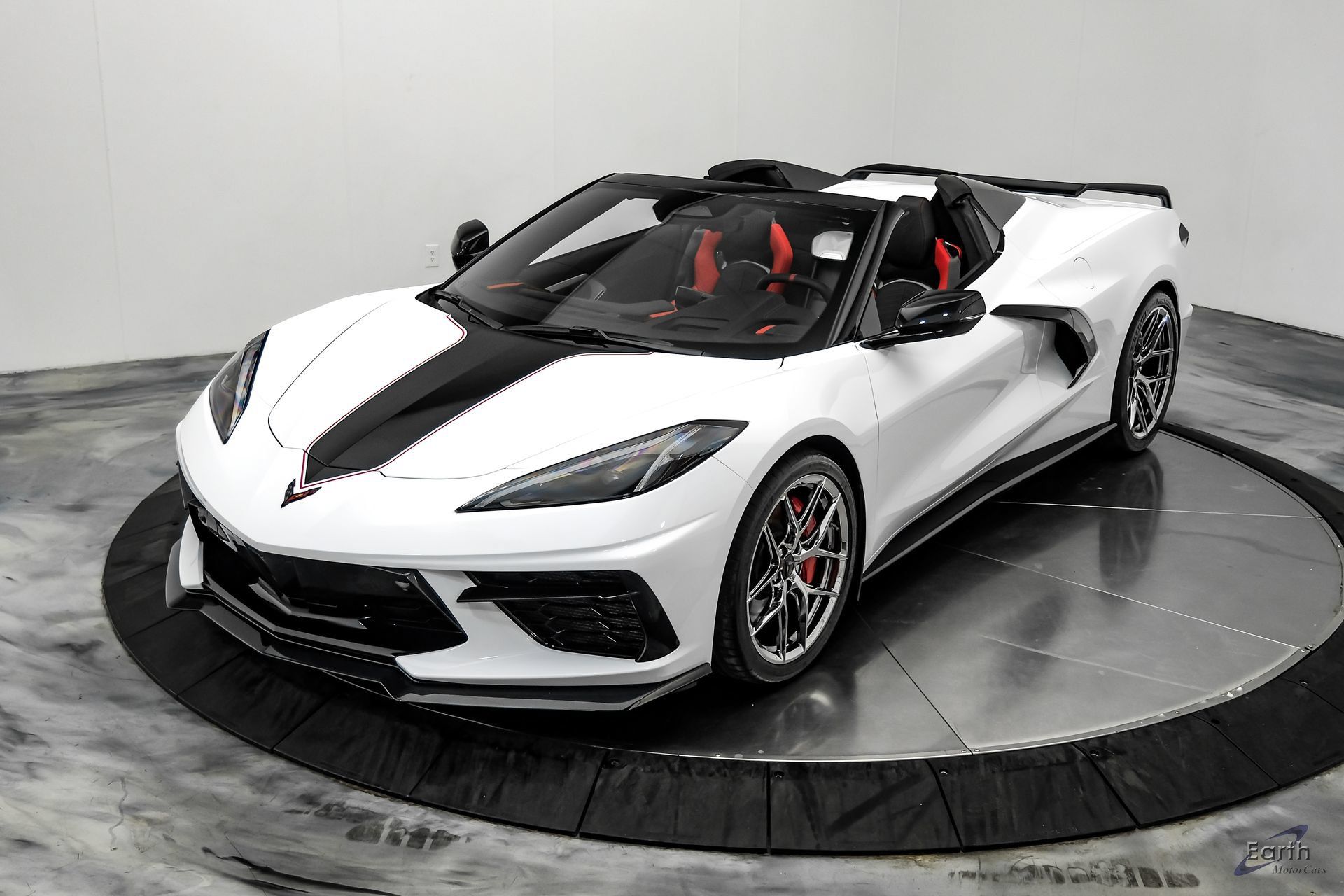 Used 2024 Chevrolet Corvette Stingray Premium Conv w/ Z51 Performance Package RWD image 7