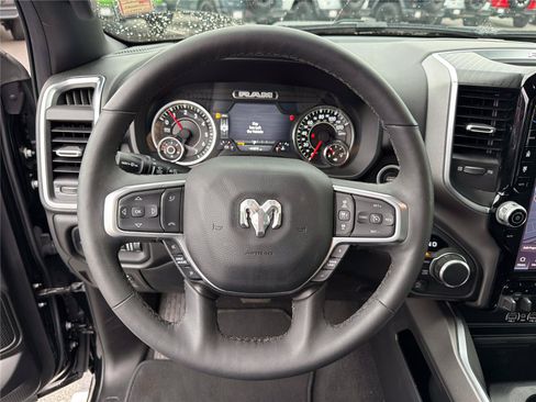 Used 2025 RAM 1500 Big Horn AWD/4WD image 22