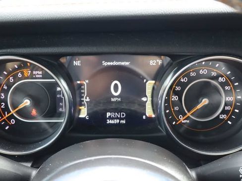 Used 2021 Jeep Wrangler Unlimited Sahara AWD/4WD image 10