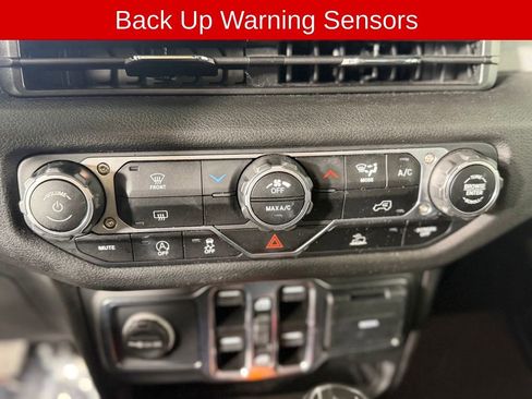 Used 2025 Jeep Wrangler Unlimited Sport AWD/4WD image 10