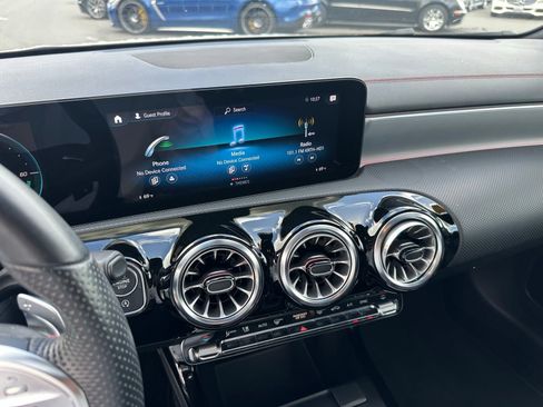 Used 2023 Mercedes-Benz CLA 250 image 4