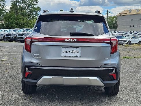 Certified 2024 Kia Seltos EX AWD/4WD image 6
