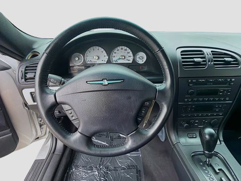 Used 2004 Ford Thunderbird image 10
