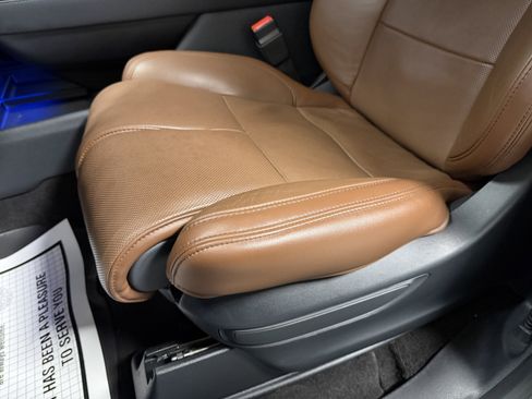 Used 2024 Lincoln Navigator Reserve image 27