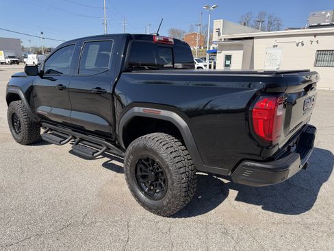 Used 2024 GMC Canyon AT4X image 5