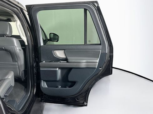 Used 2025 Ford Expedition Active AWD/4WD image 33