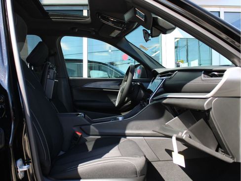 New 2025 Jeep Grand Cherokee L Laredo image 23