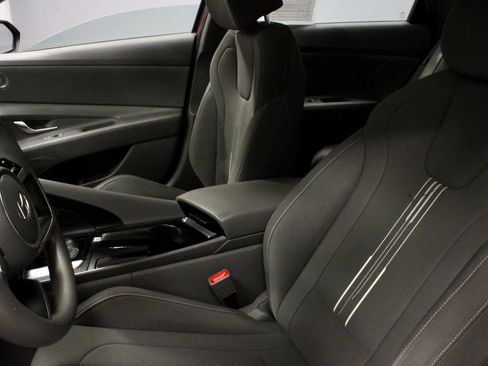 Used 2024 Hyundai Elantra SEL FWD image 26