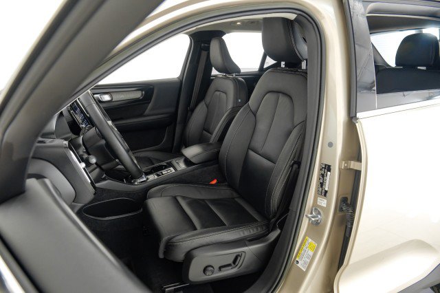 Used 2023 Volvo XC40 B5 Ultimate w/ Protection Package Premier AWD/4WD image 38