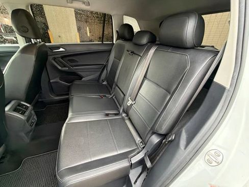 Used 2020 Volkswagen Tiguan SE AWD/4WD image 13