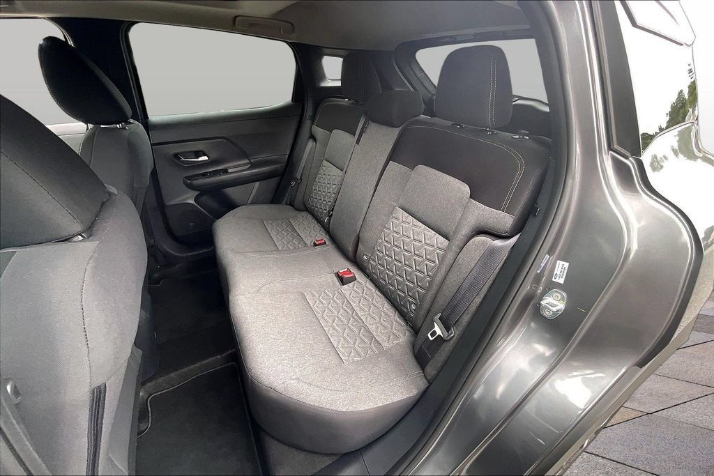 Used 2025 Nissan Kicks SV w/ SV Premium Package FWD image 26