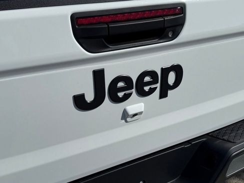 New 2026 Jeep Gladiator Sport image 35