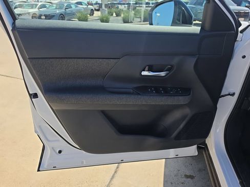 New 2026 Nissan Kicks SV w/ Cold Weather Package FWD image 22