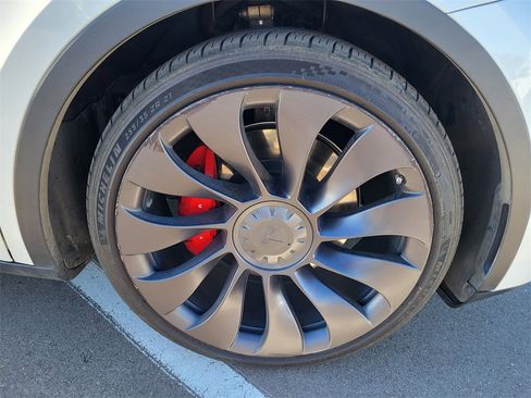 Used 2020 Tesla Model Y Performance image 19