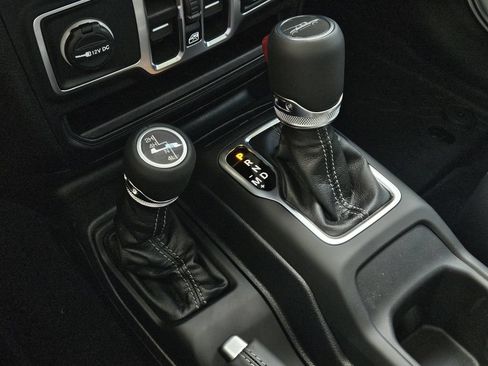 New 2026 Jeep Gladiator Sport AWD/4WD image 21