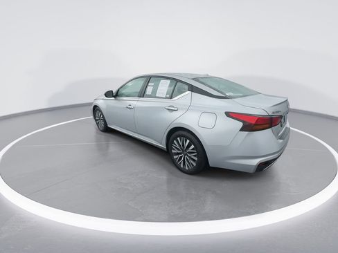 Used 2024 Nissan Altima 2.5 SV image 6