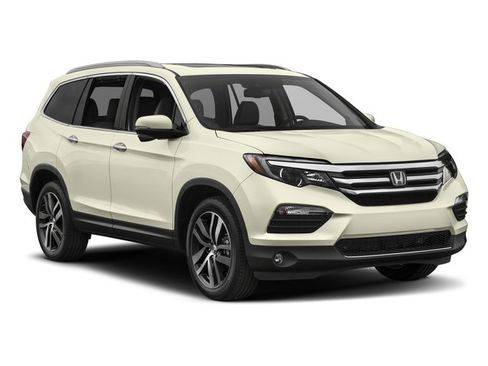 Used 2017 Honda Pilot Touring image 6