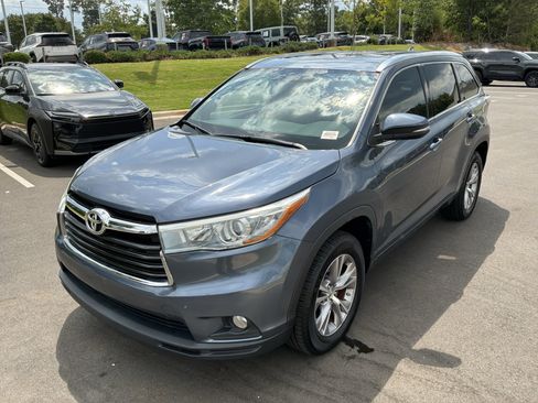 Used 2015 Toyota Highlander XLE FWD image 5