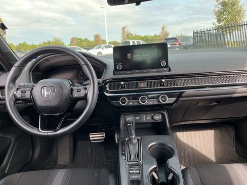 Used 2023 Honda Civic Sport image 15