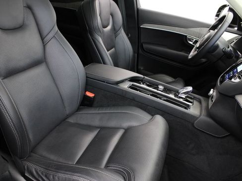 Used 2023 Volvo XC90 B6 Ultimate w/ Lounge Package AWD/4WD image 26
