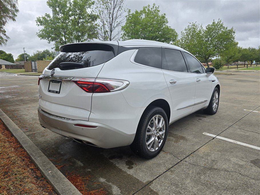 Used 2023 Buick Enclave Essence w/ Experience Buick Package FWD image 6