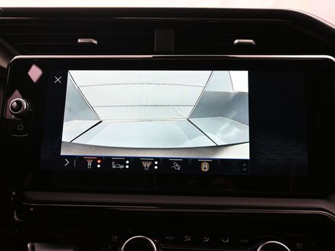 Used 2025 GMC Sierra 2500 AT4X image 31