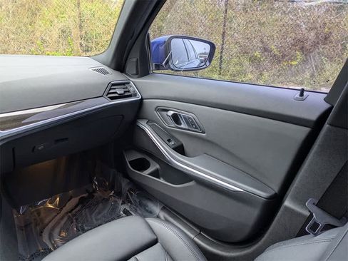 Used 2020 BMW 330i 330i w/ M Sport Package image 17